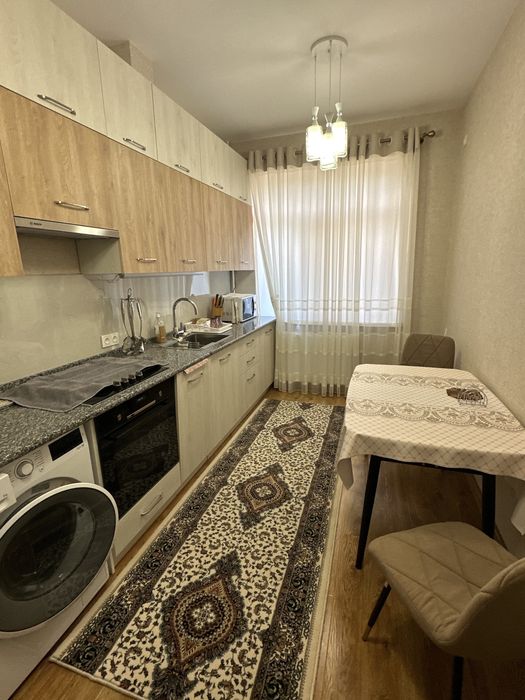 Сдаю в аренду квартиру 90 кв м