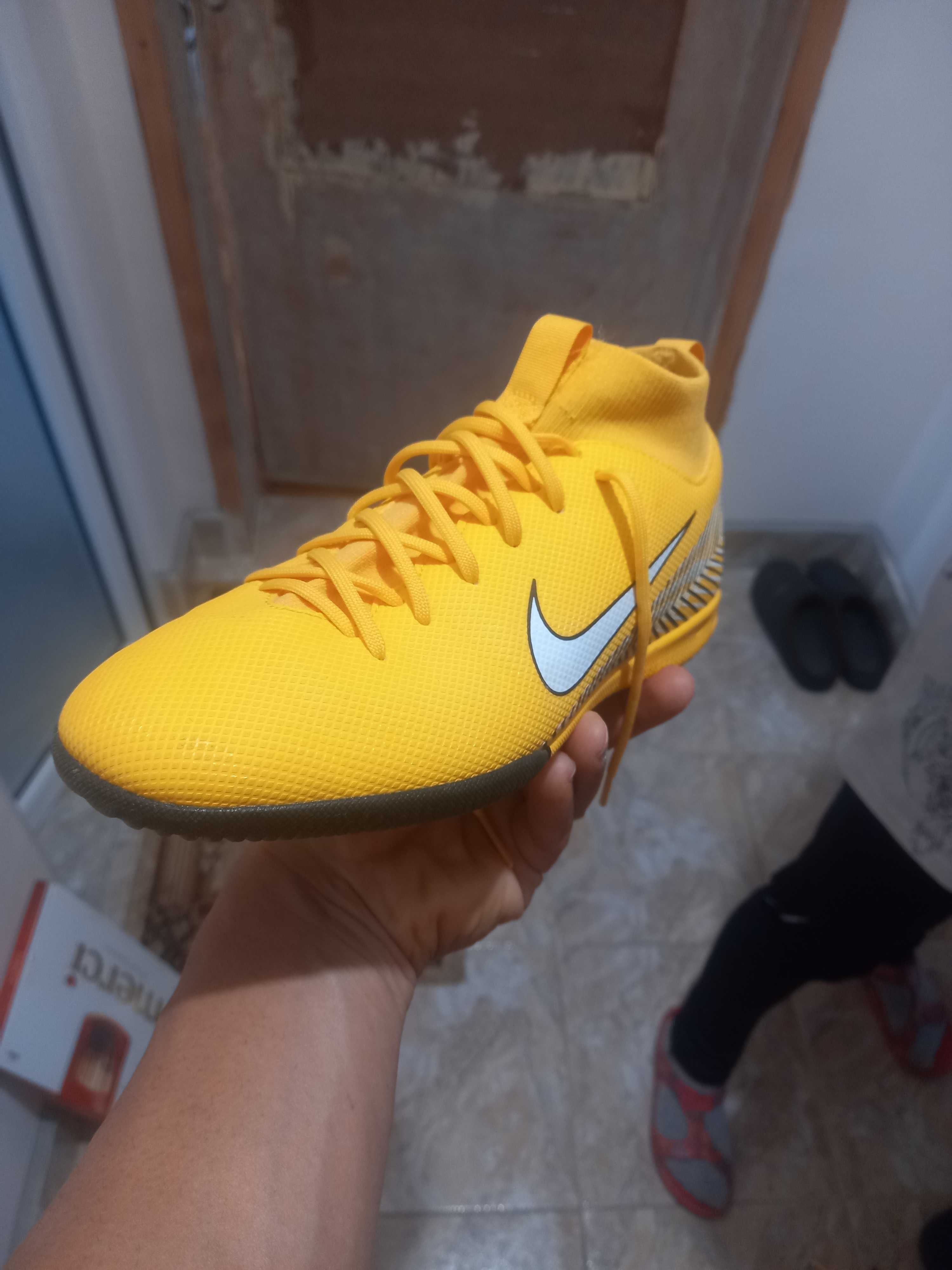 Маратонки Nike Mercurial