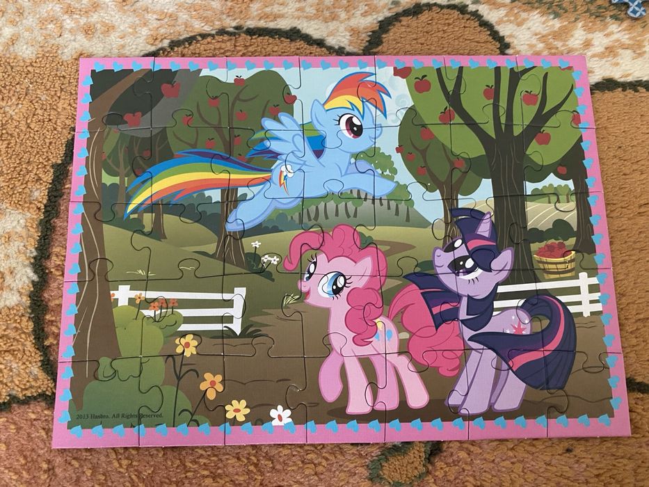 Vând lot de puzzle Trefl (3+)