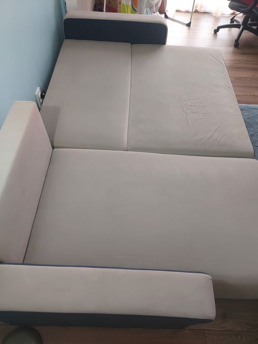 Canapea extensibilă.