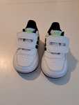 Pantofi Adidas nr 22