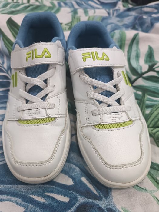 Papuci purtați foarte puțin