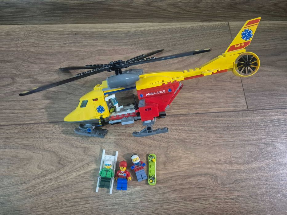 LEGO City Great Vehicles - Elicopterul ambulanta 60179