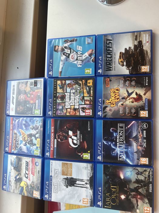 Ps4 slim /плейстейшън 4 + 8  игри + специално зарядно