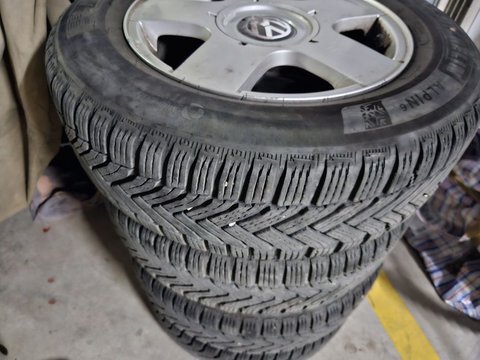 Зимни гуми Mishelin Alpin 7mm грайфер.  Мишелин 5×100 , 195/65/15 VW