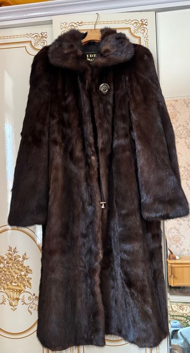 Прадам норковую шубу