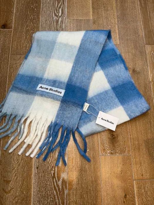 Fular Acne Studio nou