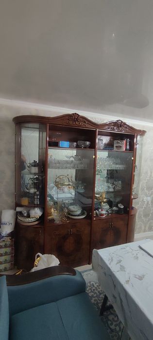 Продам Шкаф для посуды ( Сервант), в отличном состоянии!