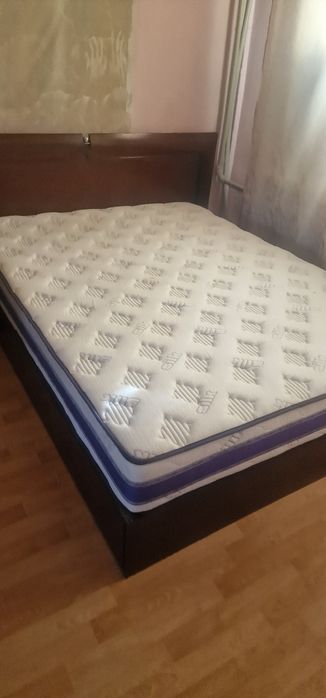 Отдам кровать с ящиками