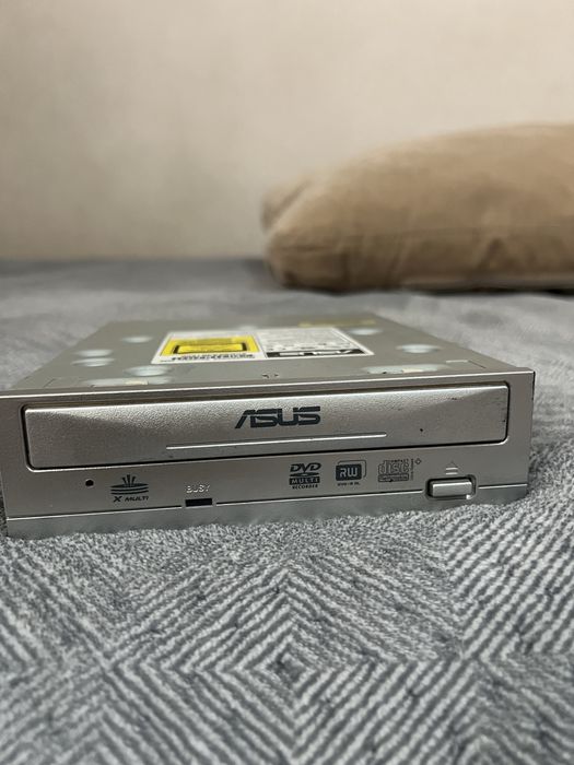 Cdroom в среднеи состояний б/у