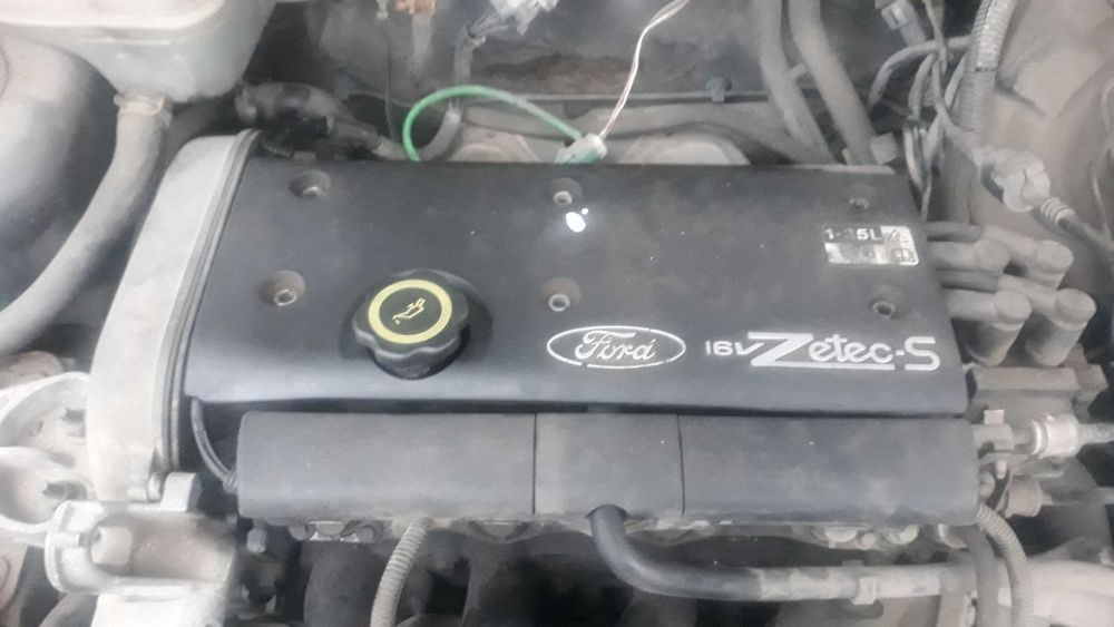 Форд  фиеста  бензин