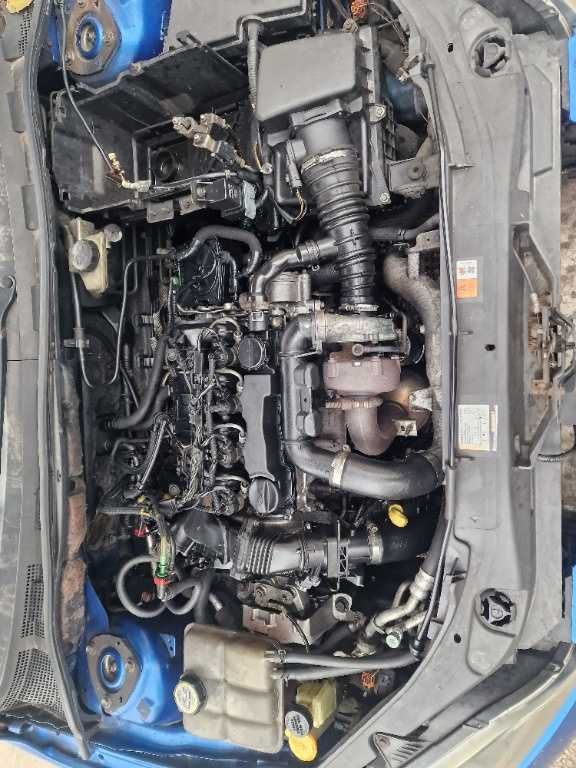 Dezmembrez Mazda 3 1.6 diesel 80KW an 2005 volan stanga