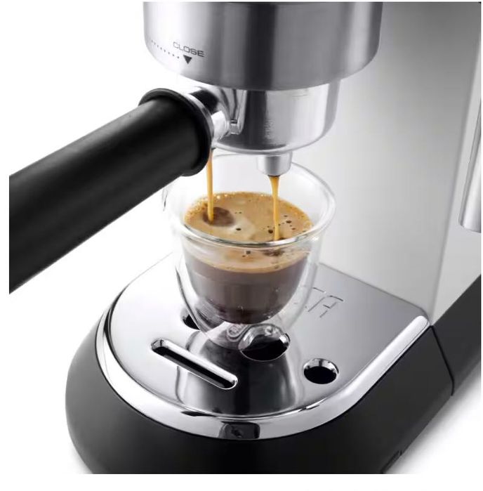 Espressoare manuale Dedica Metallics DeLonghi
