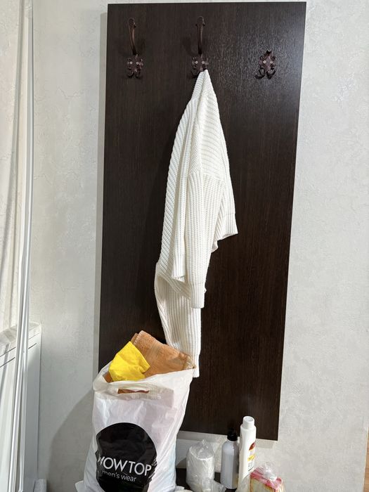 Продам прихожу срочно в хорошем состоянии. Вешалка для вещей и обувниц