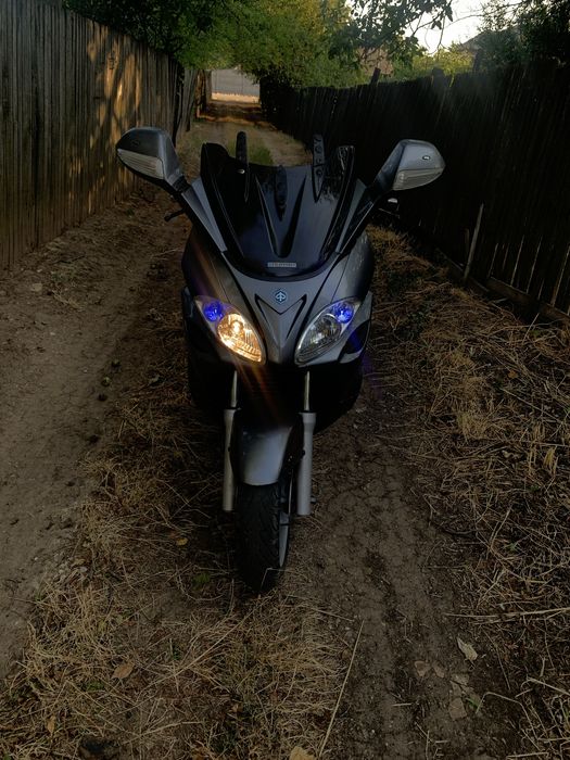 Vând scuter 200cc