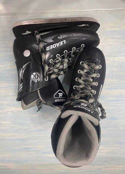 Срочно Продам коньки. Размер: 40