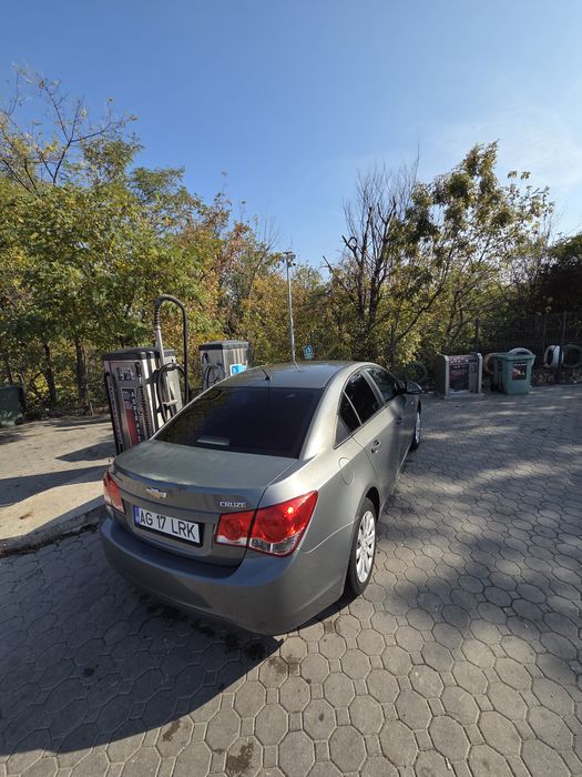 Vând Chevrolet Cruze 1.6 benzina  113 cp anul 2010