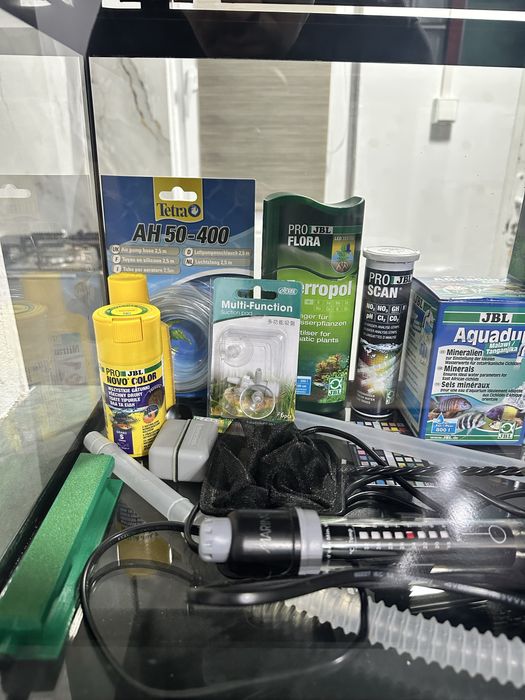 Acvariu complet de 54 litri / echipat complet