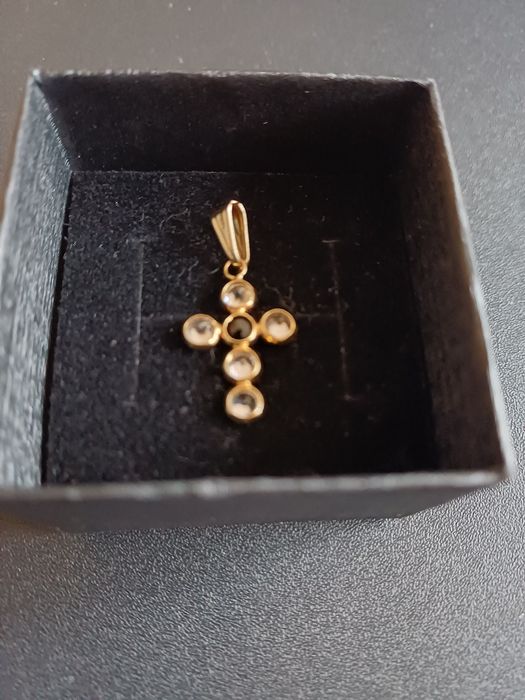 Medalion de aur galben de 18 k