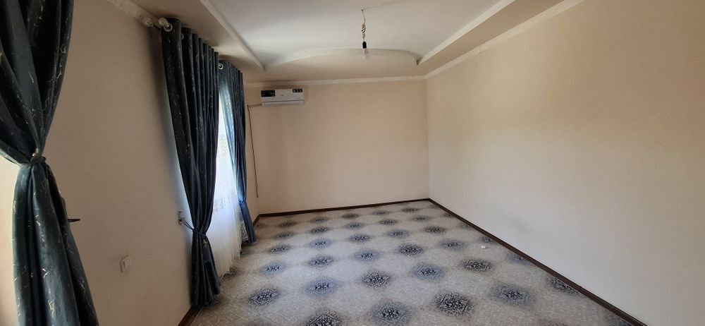 Jizzaxda uy sotiladi