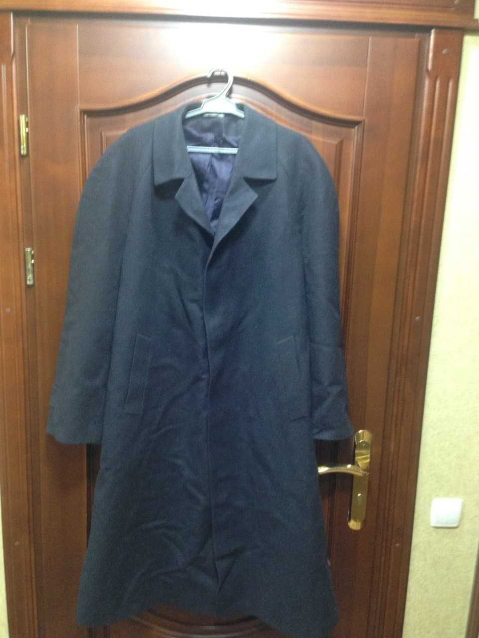 Кашемировое Пальто  размер 60-62 итальянское б/у в отличном состояние