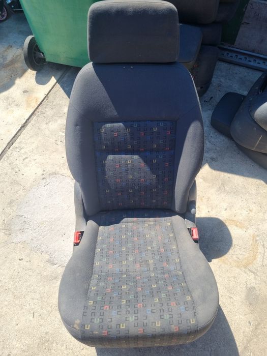 scaune golf5 față, spate 200 de lei bucata