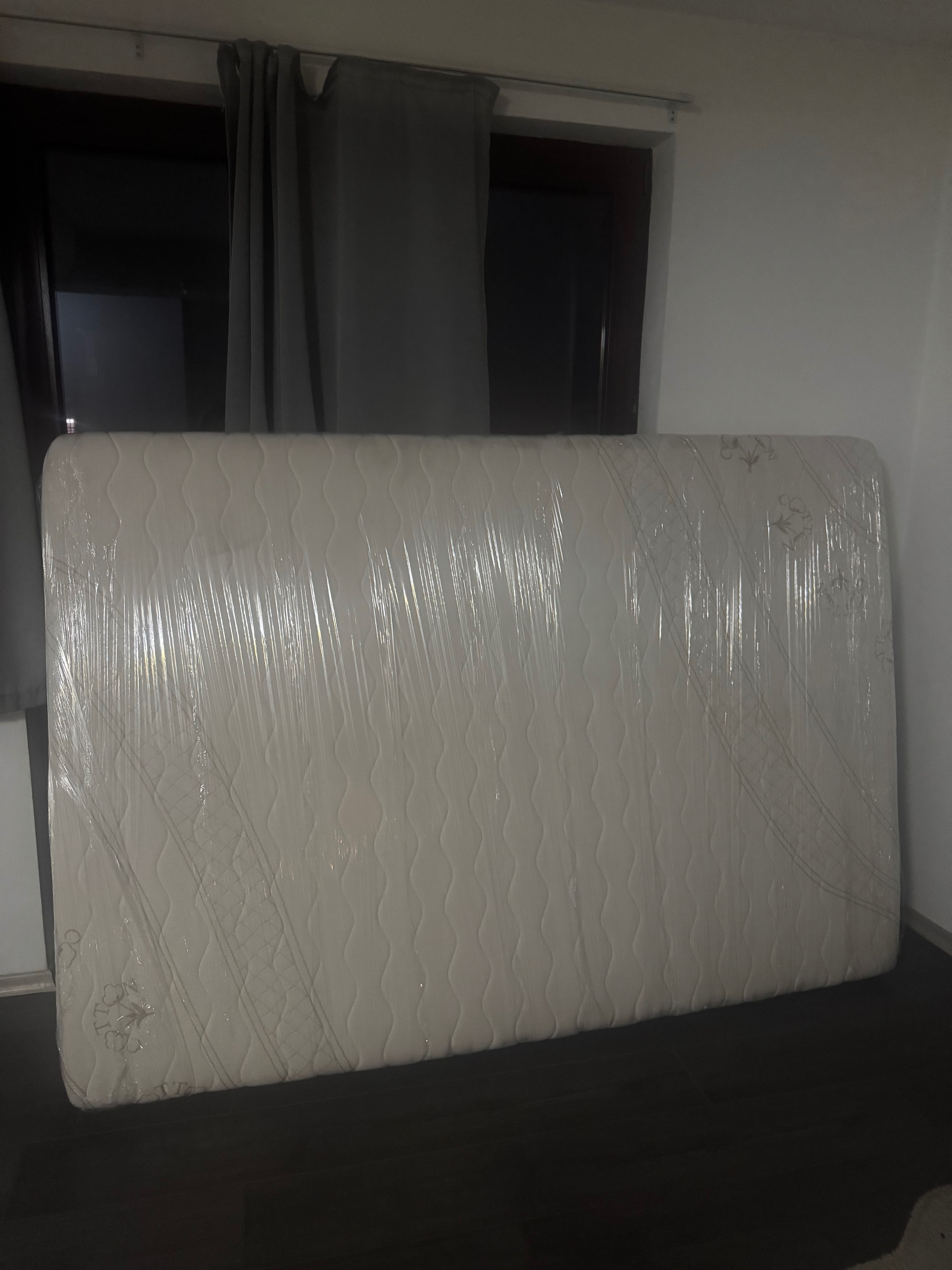 Продавам двулицев матрак с мемори пяна 144/200 см. - като нов!