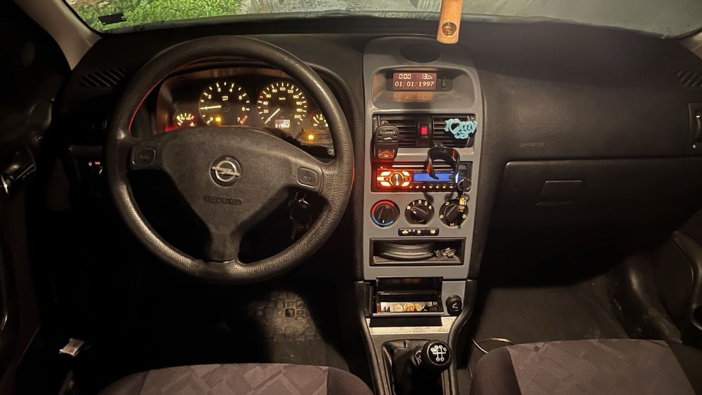 Opel Astra 1,6i G Фар Стоп Скорости Салон Броня Компресор Капак Помпа