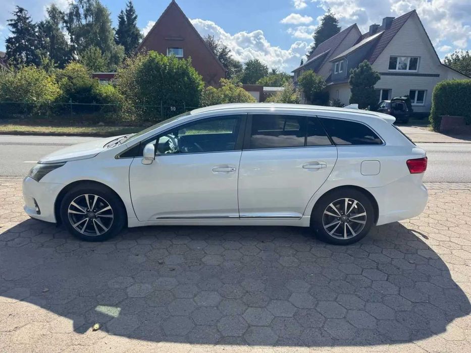 Toyota Avensis T27 2.0 Diesel 2014 euro5 Alb perlat