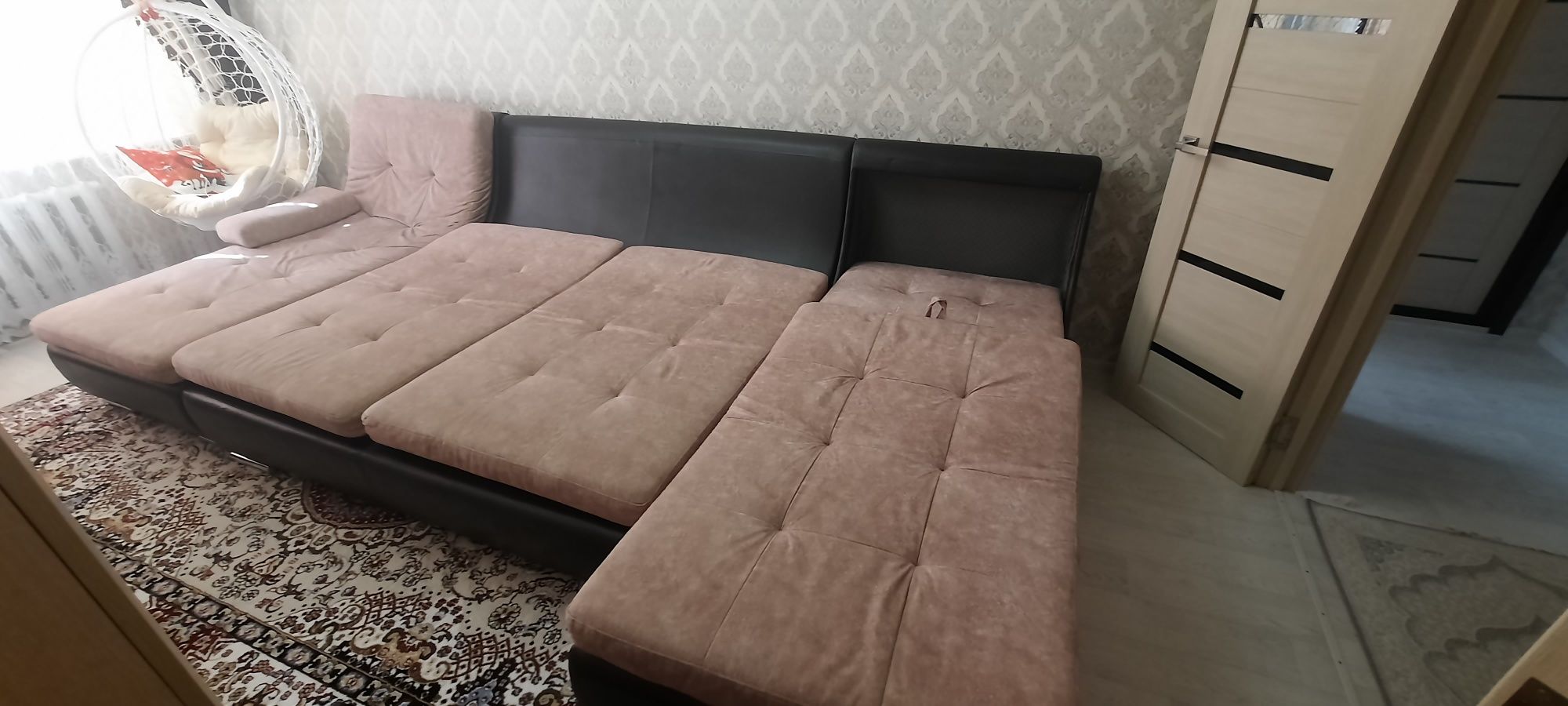 Продается диван в хорошем состоянии