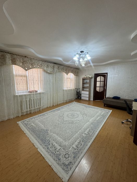 Срочно продам большую 3 комн квартиру в мкр.Лесхоз
