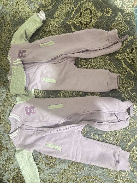 Егіз қыздарға арналған киімдер