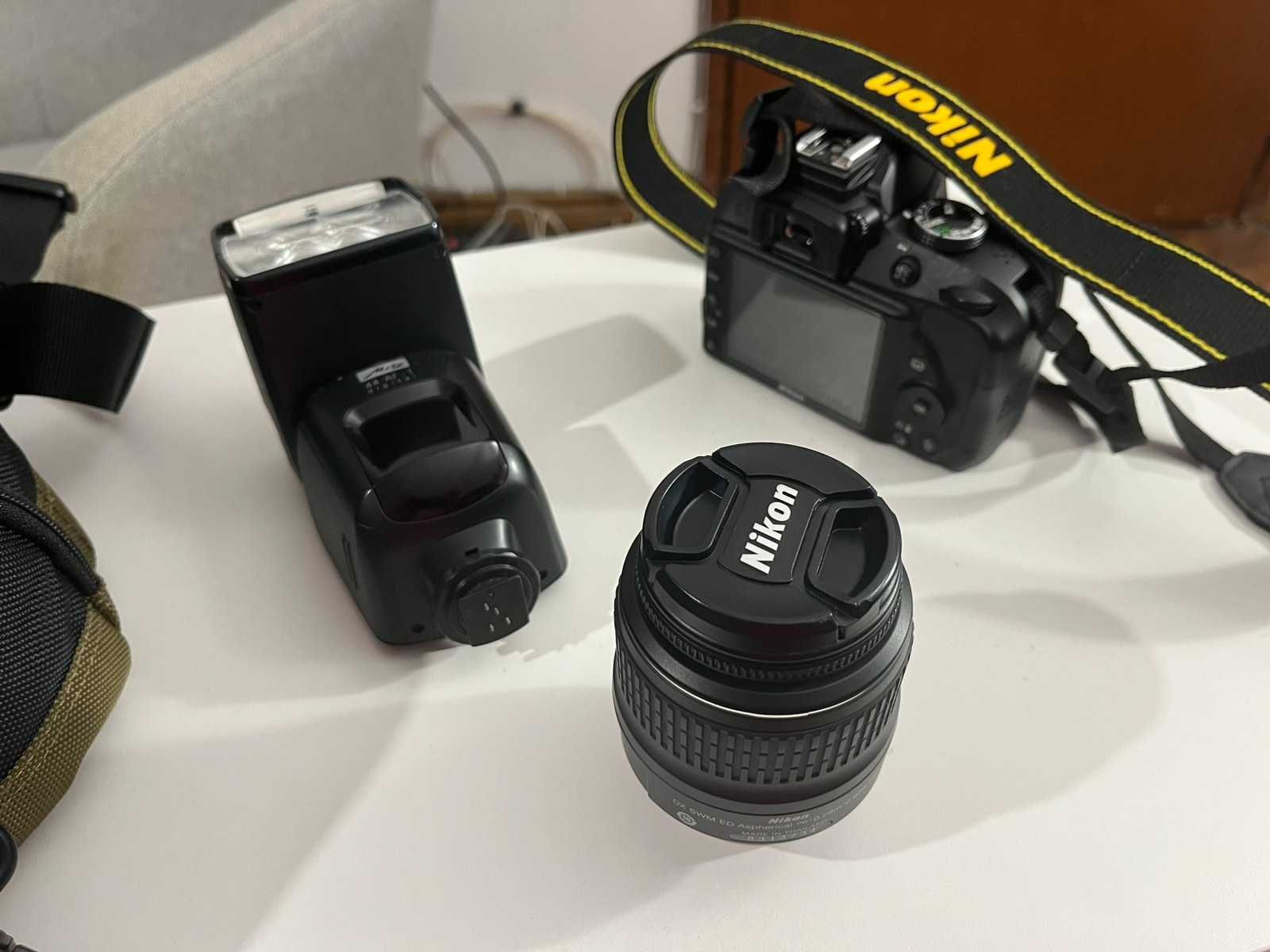 Nikon D3300 + Nikkor 18-55mm f/3.5-5.6G ED II + Metz 44 AF-1 +чанта
