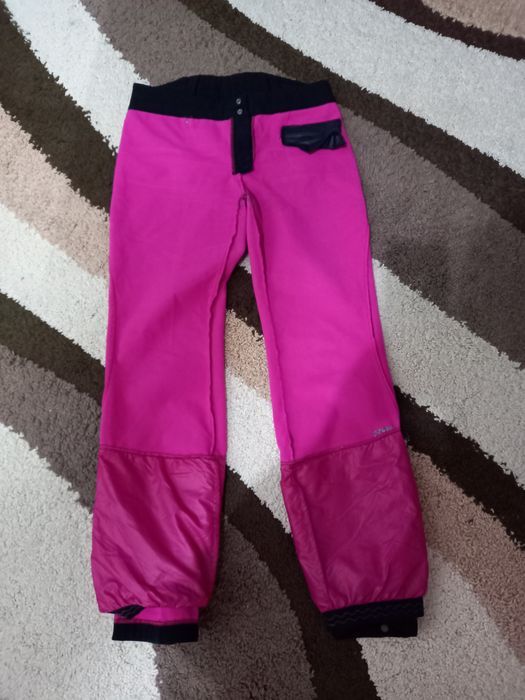 Pantaloni schi, manusi, fes Zara