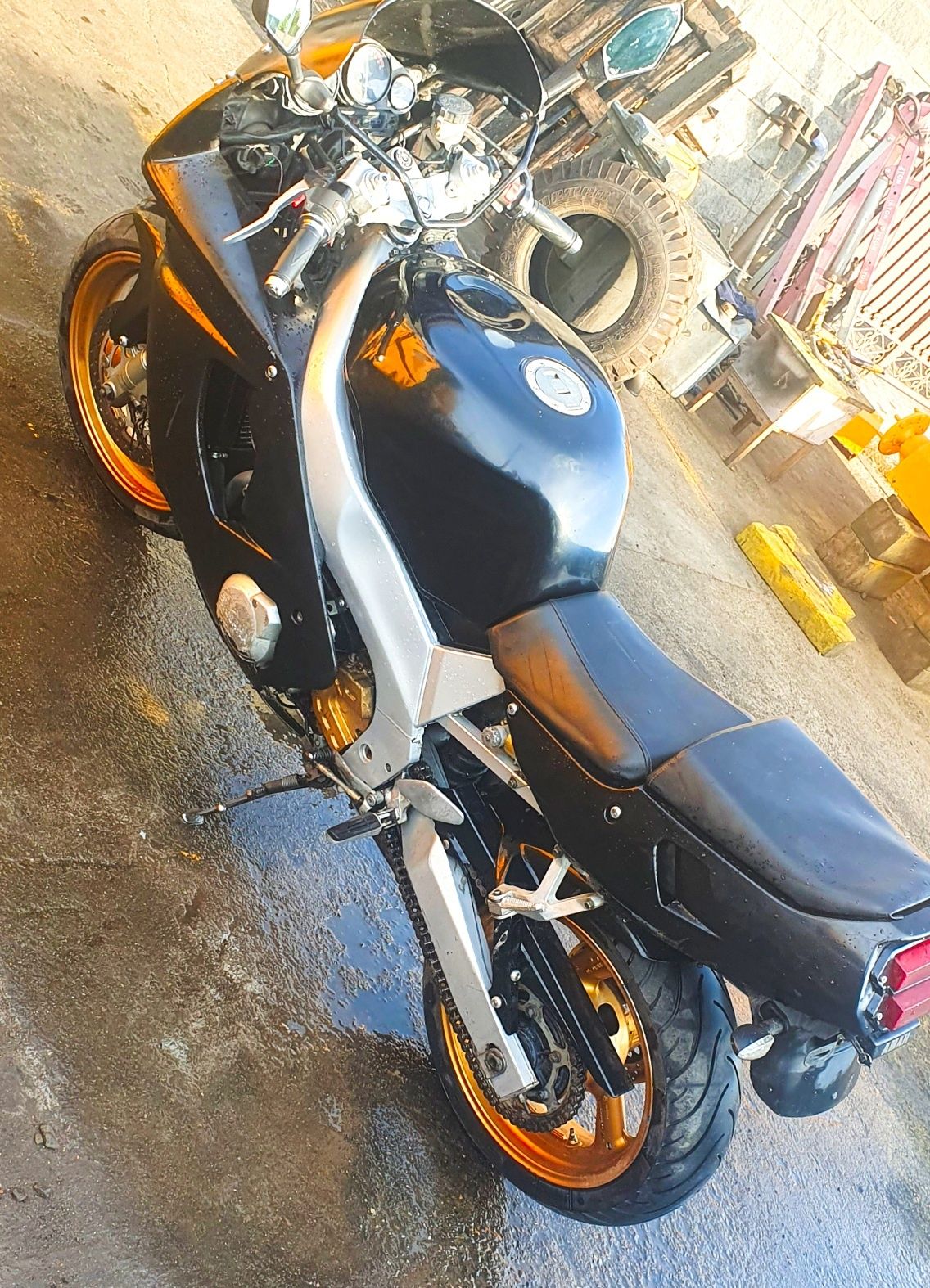 Продам мотоцикл yamaha fzr 600