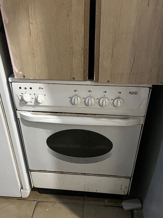 газовый плита рабочий в хорошем состоянии