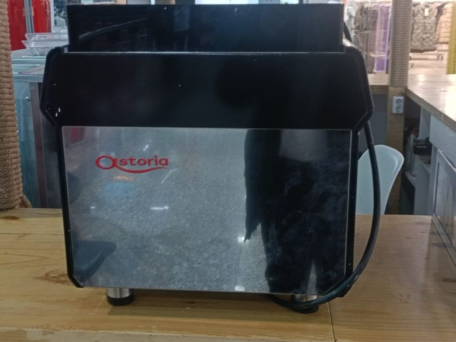 Однорожковая кофемашина + кофе молка в подарок!