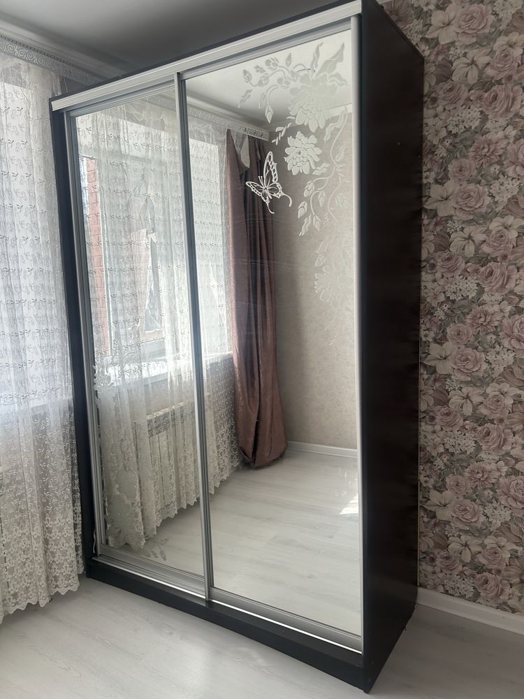 Продам шкаф купе