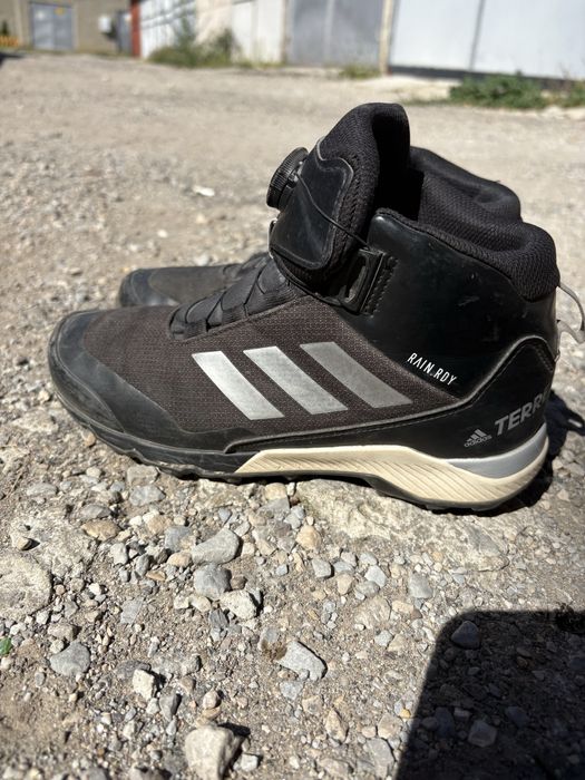 Adidas TERREX.