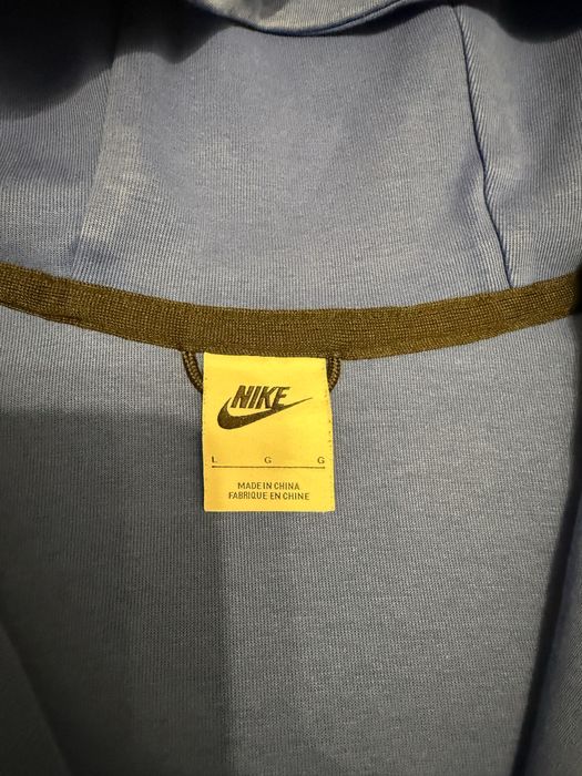 Nike tech fleece L