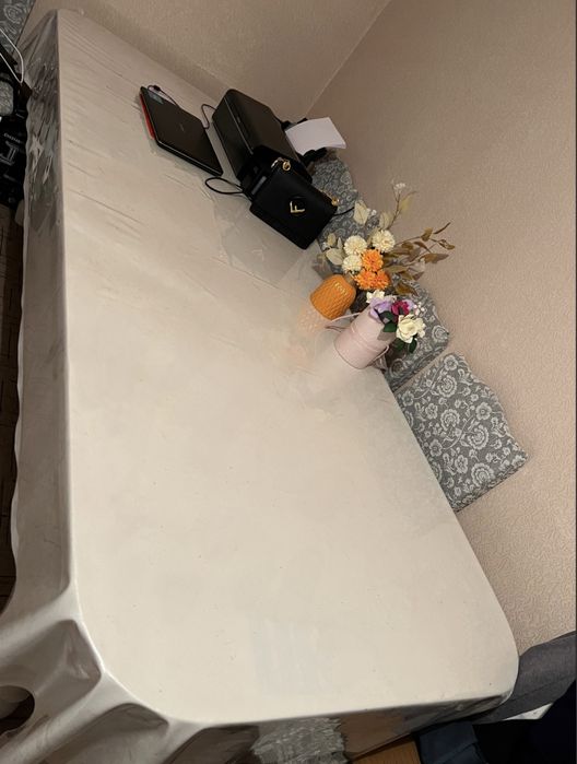 Срочно продам стол!