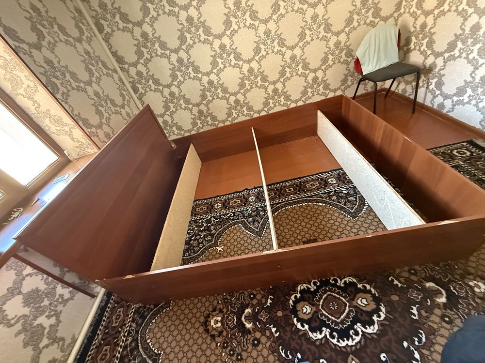 Спальная кровать