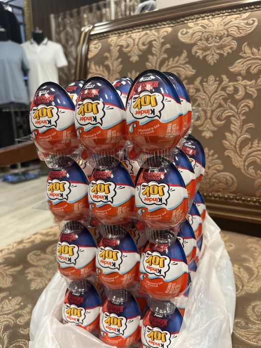 Продаю киндер очень странные дела