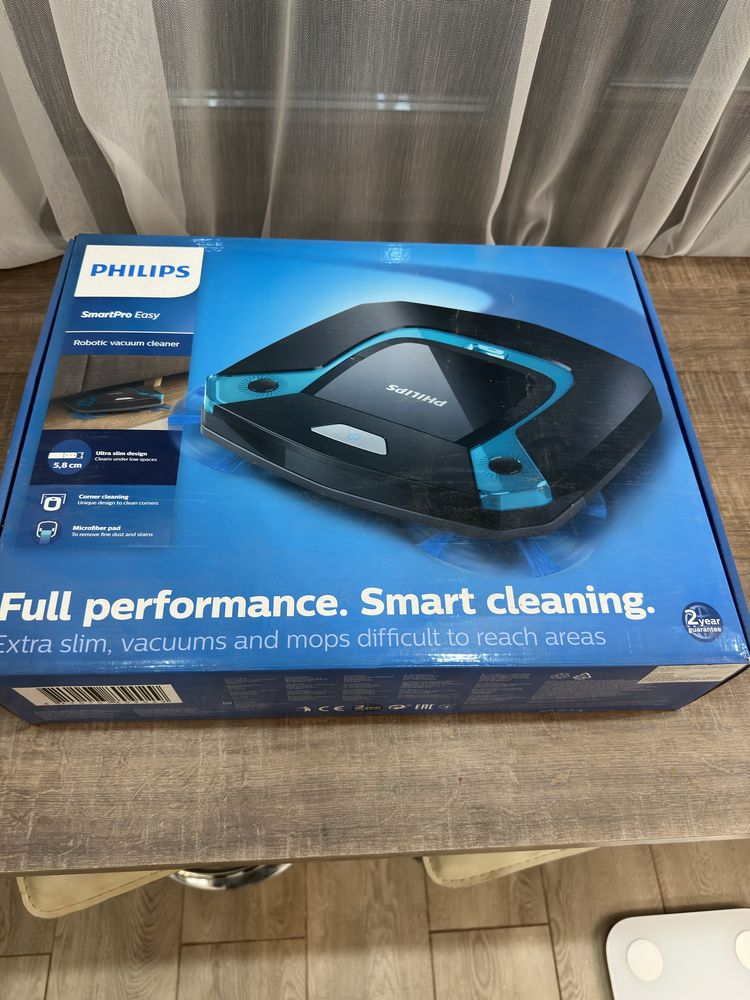 Робот пылесос philips