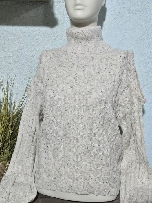 Plovar dama cu decupaje pe umeri