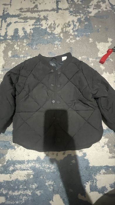 Продам куртку Zara шапку Reima