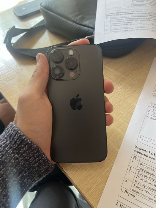 iPhone 14 pro black
