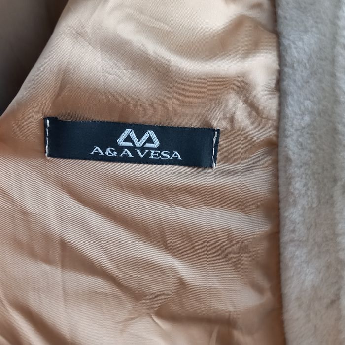 Haină blana miel Vesa Arad, Noua