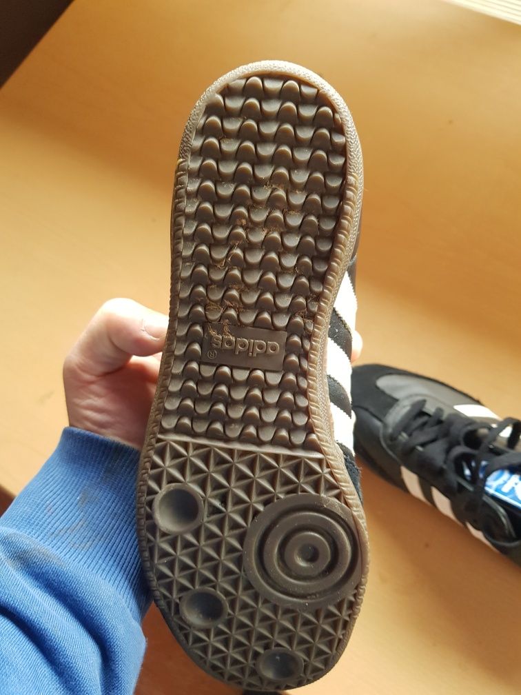 Vand adidași marca Adidas