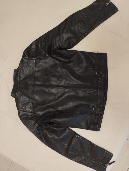 Черни кожено яке